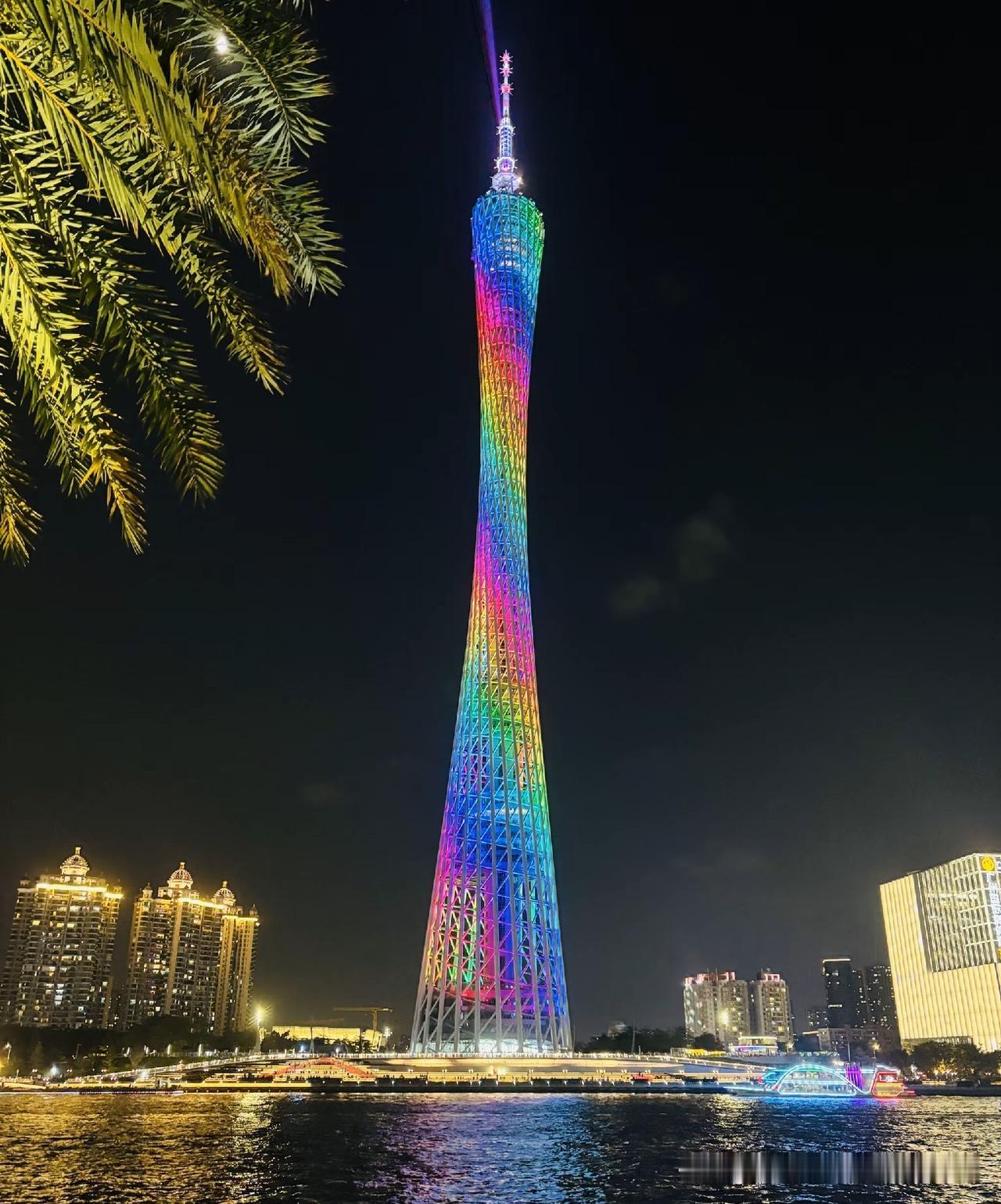 过年。为什么我们小时候心心念念的过年，越长大越觉得没意思呢？因为小时候我们是享受