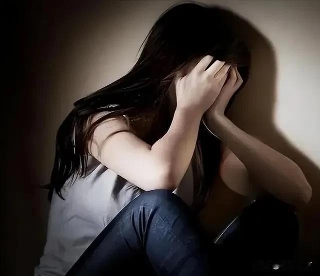 四川，男子在一个小区里找了 5 个媳妇，生了两个孩子，其中两个有孩子的竟然还住同