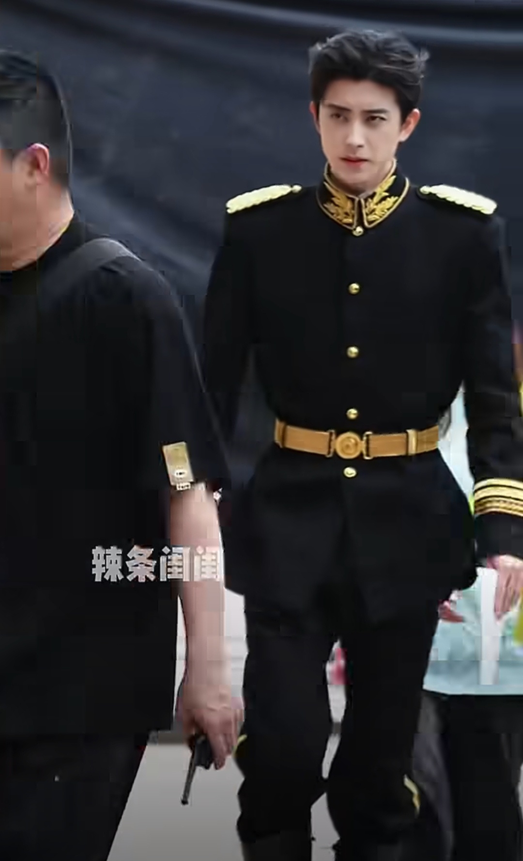 敖瑞鹏在《万花世界》民国篇的造型路透