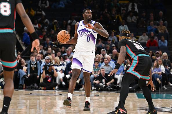 犹他爵士宣布裁掉前锋文斯·威廉姆斯。此前他在涉及小贾伦·杰克逊的交易中从孟菲斯灰