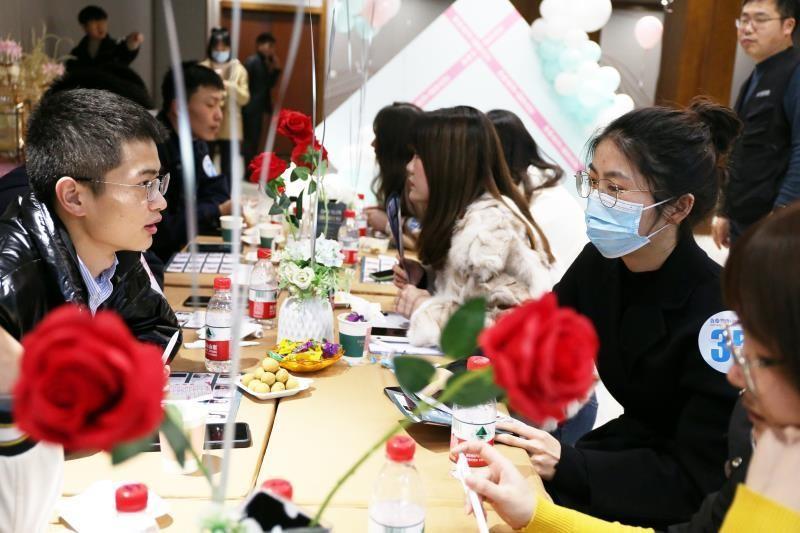 985男硕士的悲哀：出生底层，学历再高，同样丧失了择偶权！

小李出生于农村，父