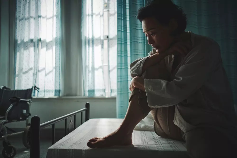 由谢庭菡执导、陈冲主演的惊悚片《噬心魔》计划在即将开幕的戛纳电影市场进行推介。《