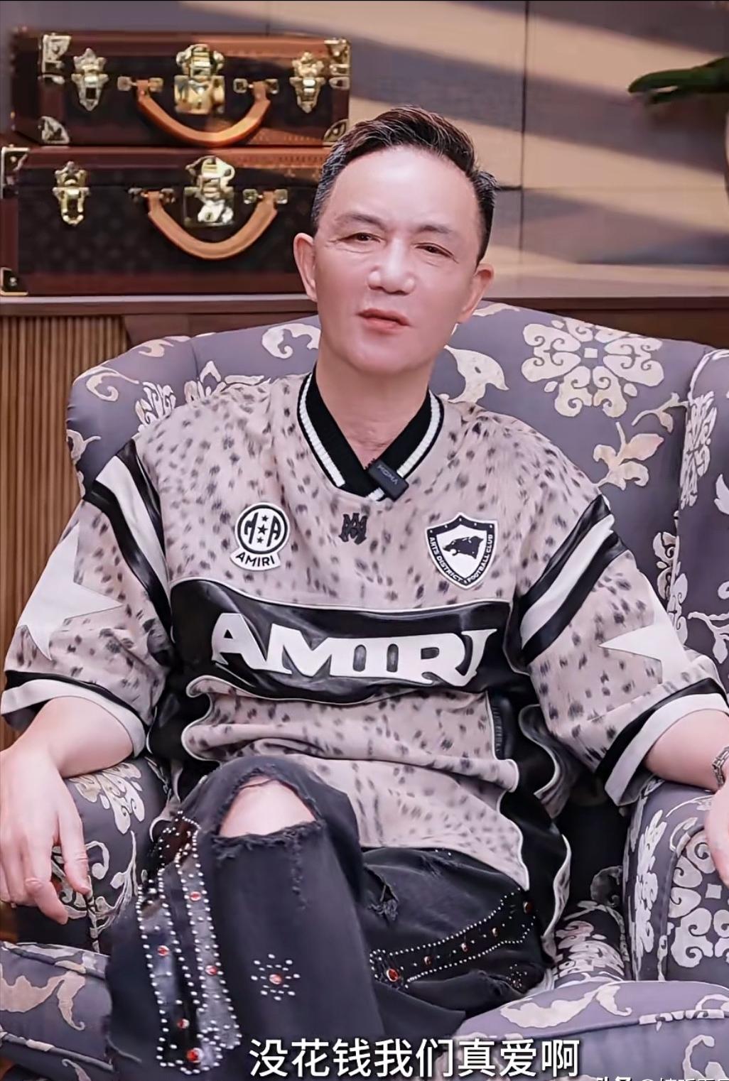 “我要重新追求杨小姐，我们是真爱，还一起过了很多个生日。”周正毅在采访里说出这番