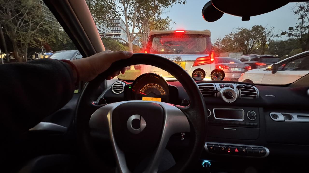 好久没试过两个人
开着一台两座车
认真地去拍拖❤️
而且今晚还学会了——看/听演