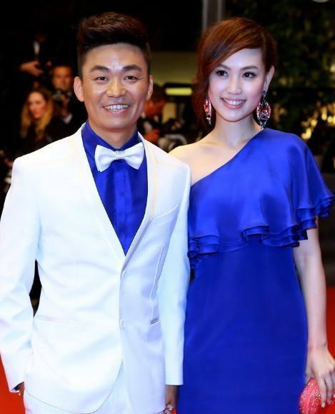 当年，马蓉的父亲在马蓉离婚后说:“我家女儿蓉蓉长得漂亮，学历又高，就算是离婚，也