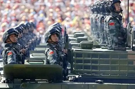 美伊这一场军事较量，彻底让全世界警惕中国！它们不约而同地问出了一个极其关键的问题