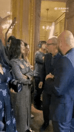 14岁的你在干什么？李湘花了那么多钱和精力，培养出了一个高贵的女儿，她应该很高兴