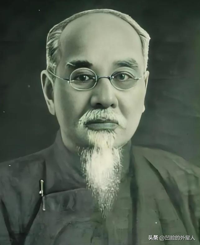 1943年，国民政府主席林森，意外遭遇车祸，不久离开人世，蒋介石叫来戴笠，问道：