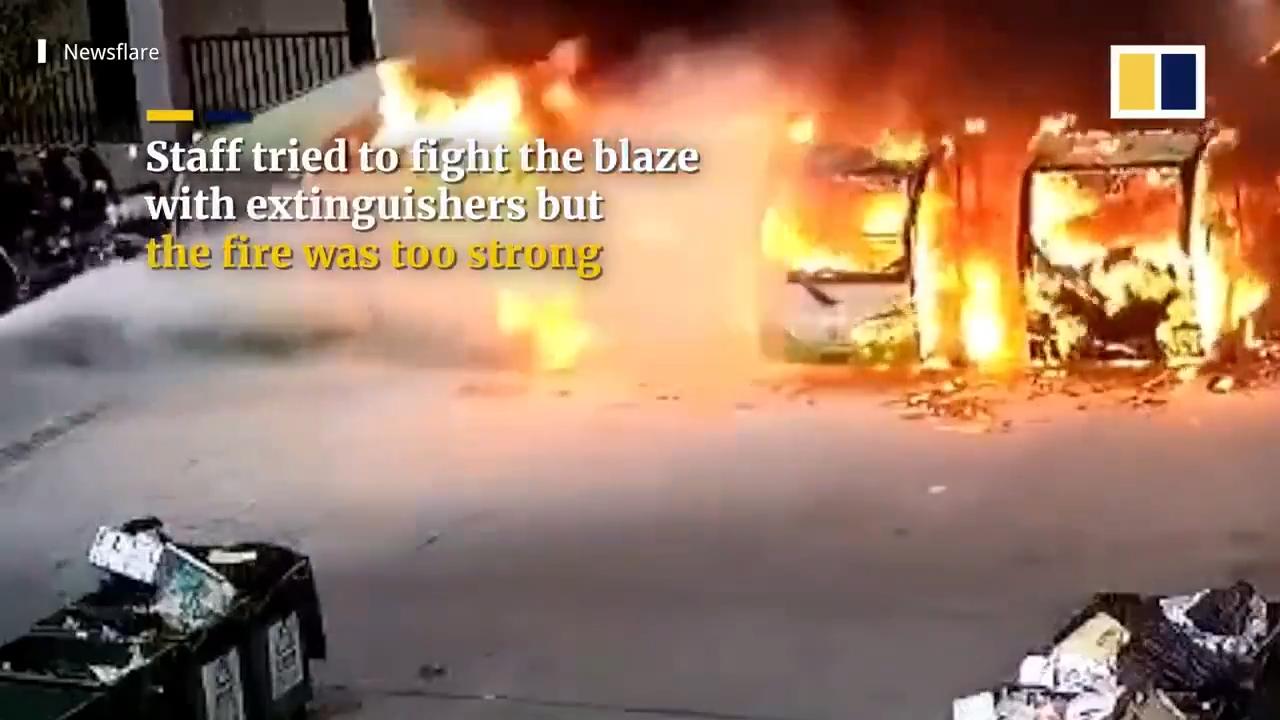 一辆电动公交车自燃，引发连锁反应，导致多辆公交车起火。