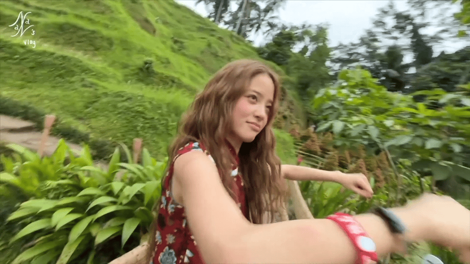 人类对欧阳娜娜的开发不足1%欧阳娜娜翻船 这次vlog更新欧阳娜娜让人眼前一亮，