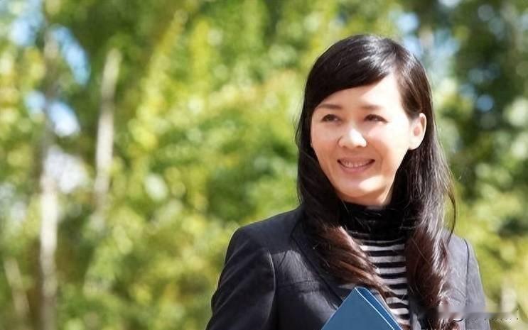 丁克协议签了，男人变卦了，女人怎么办？
最近看到李琳的事，心里挺不是滋味的。她和
