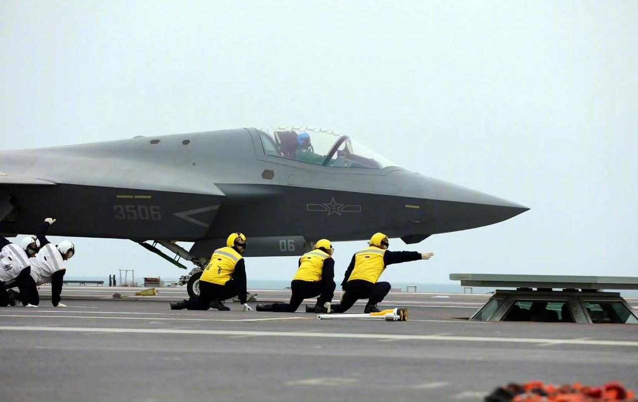 福建号航母、055型导弹驱逐舰、空警-600预警机、歼-35隐形舰载机、歼-15