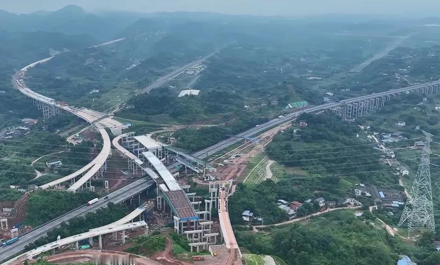 巴南将新增一条高速公路，预计通车时间在……
据《看巴南》7月9日消息
目前
渝赤