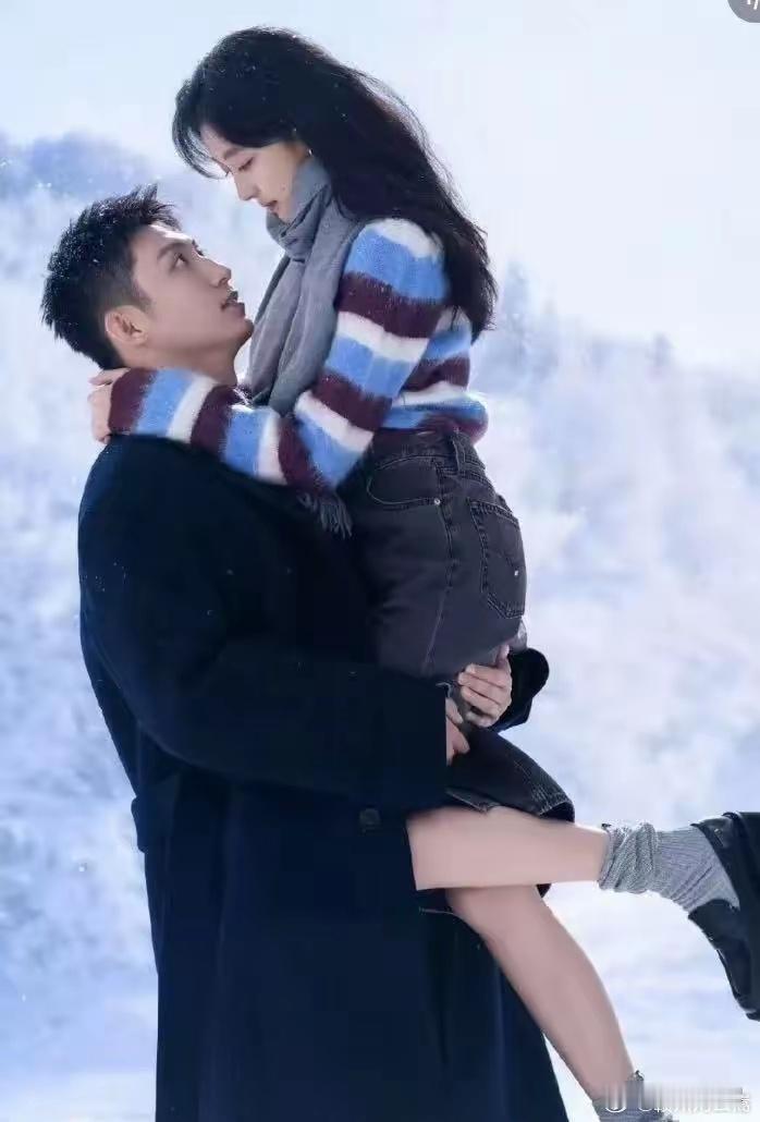黄景瑜孙千黄景瑜，身高187cm，体重80kg，演员，模特非科班出身，颜值高情商