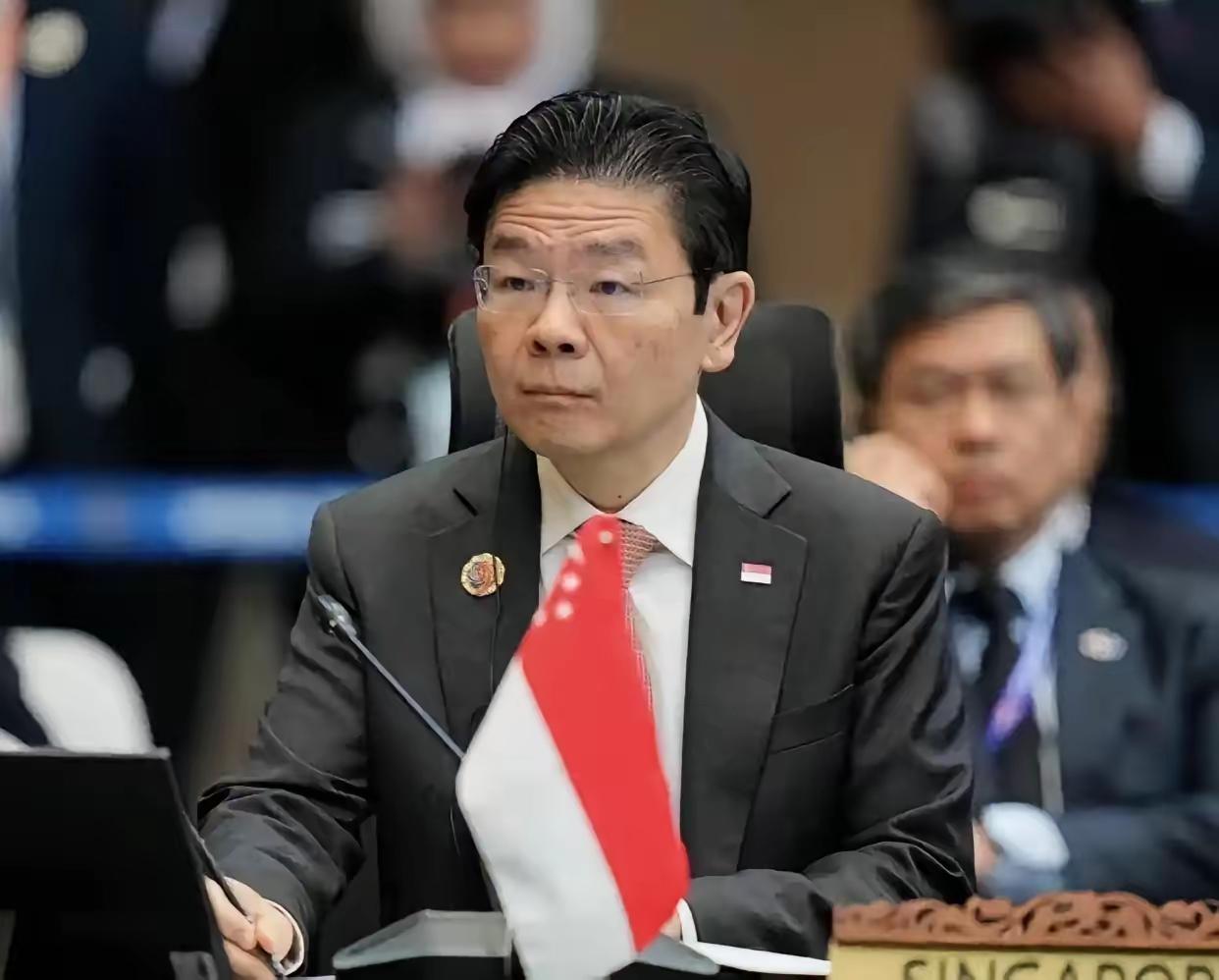 这两天，看到中国如此严厉制裁日本，当初还替日本讲话的新加坡总理黄循财可谓是瑟瑟发