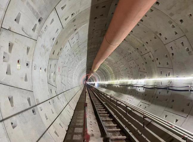 【#安徽首条无人驾驶地铁来啦# ！合肥8号线一期全线“洞通”】再过不久，合肥市民