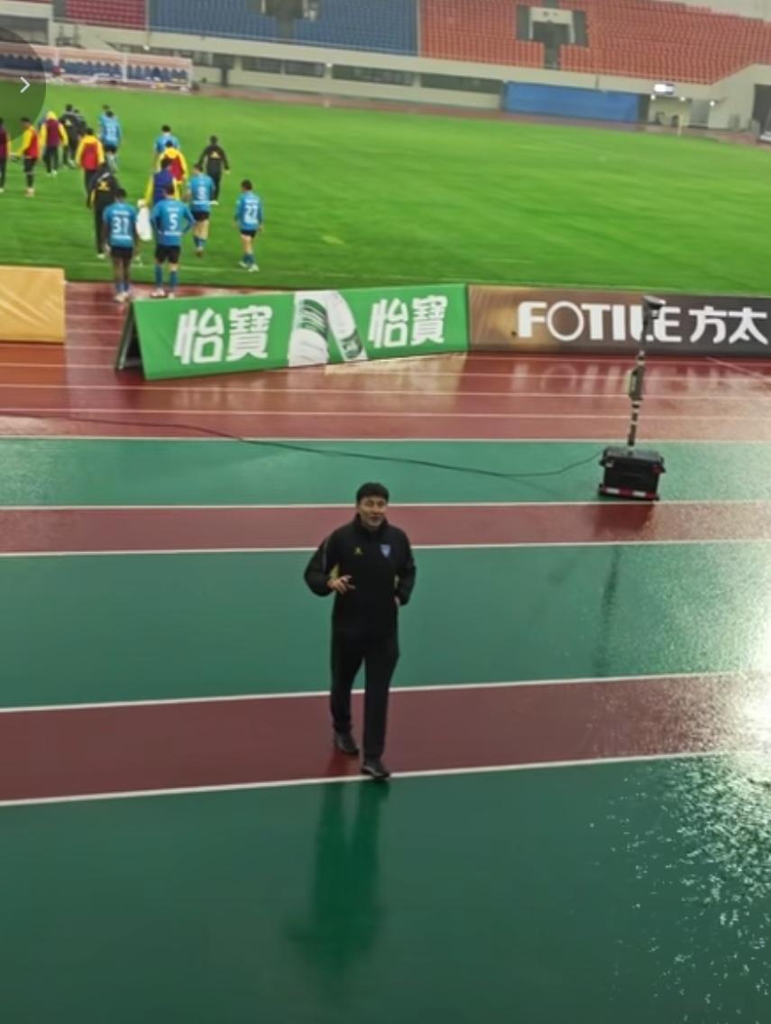 申花名宿向宁波球迷做出承诺，这座城市一定会拥有一支最好的球队！这就是申花球员的自