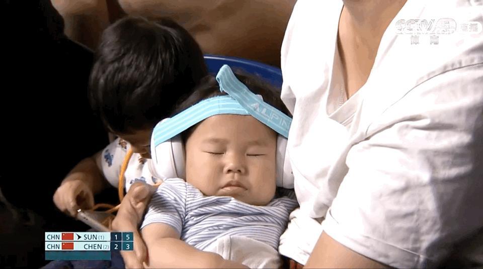 妈生耳塞，孩子你以后必成大器奥运会都能睡着[淡淡的]#孙颖莎vs陈梦# ​​​
