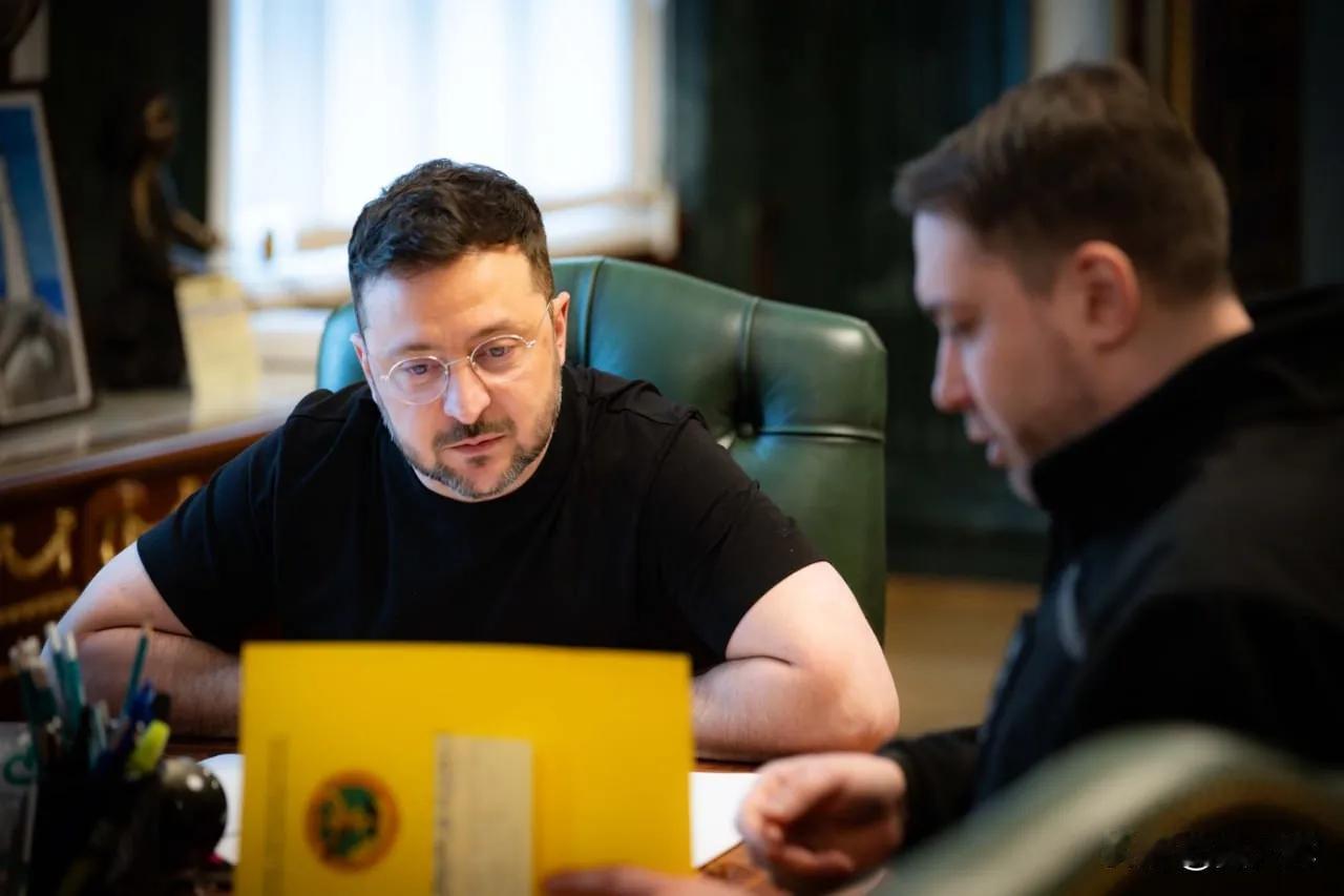 【终于落锤：泽连斯基任命乌克兰军情总局局长为总统办公厅主任】
 
1月2日，泽连