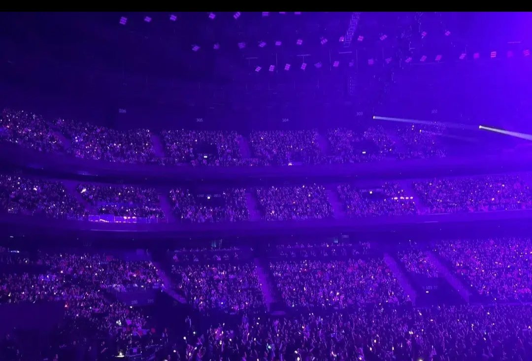 王鹤棣澳门演唱会2w人场上座率🈶，来说说这什么水平 