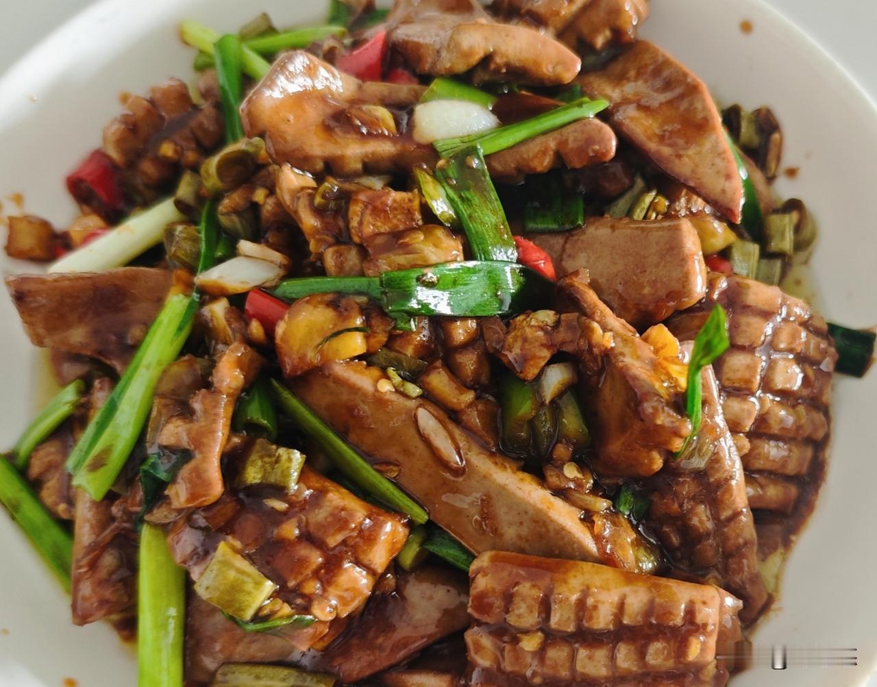 我这厨艺水平拿出去相亲，能打几分？
爆炒腰花和酱肉小笼包都是跟着网上教程学着做的