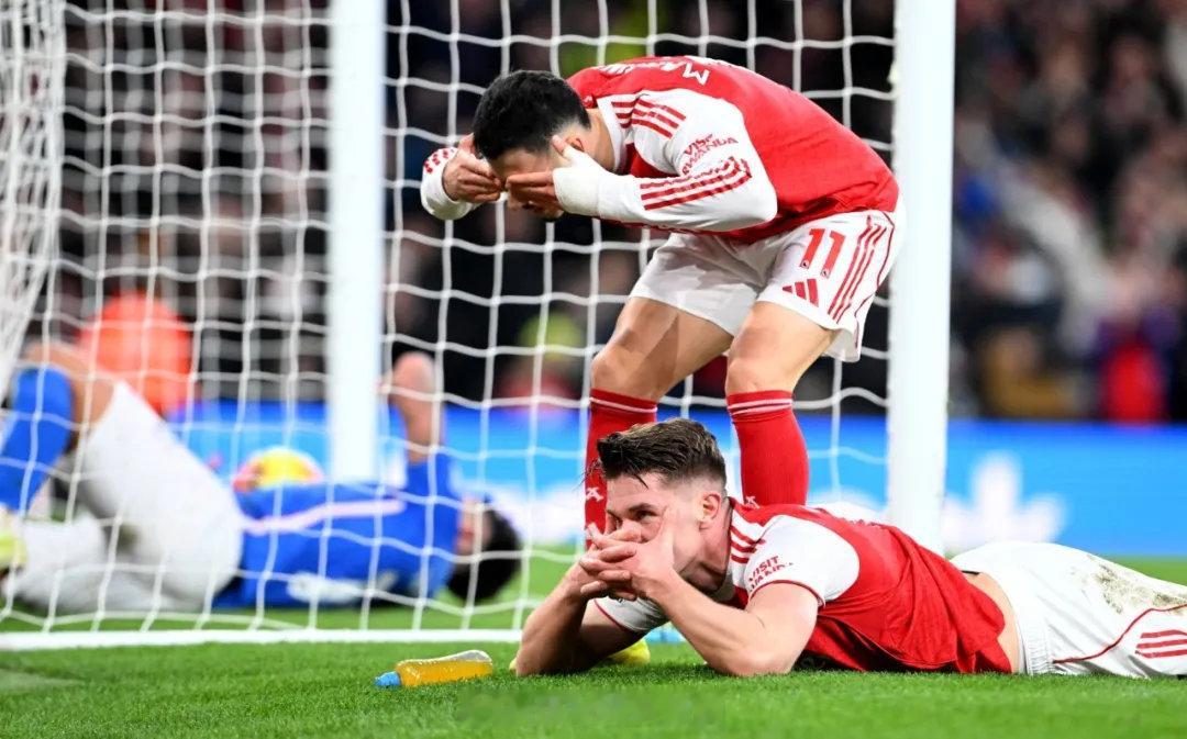 Opta统计，哲凯赖什对桑德兰的数据：2次对方禁区内触球，2脚传球，2脚射门，2