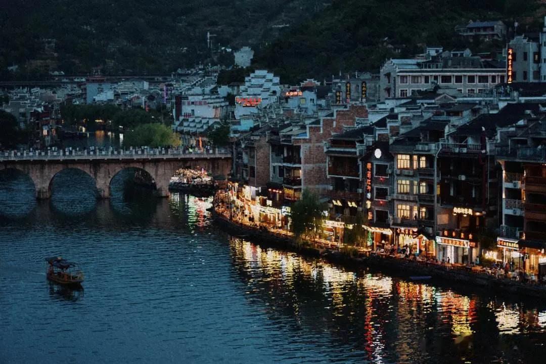 #大地之旅贵州黔东南#
旅游景点推荐
镇远古镇
镇远古镇位于黔东南州中部，是一