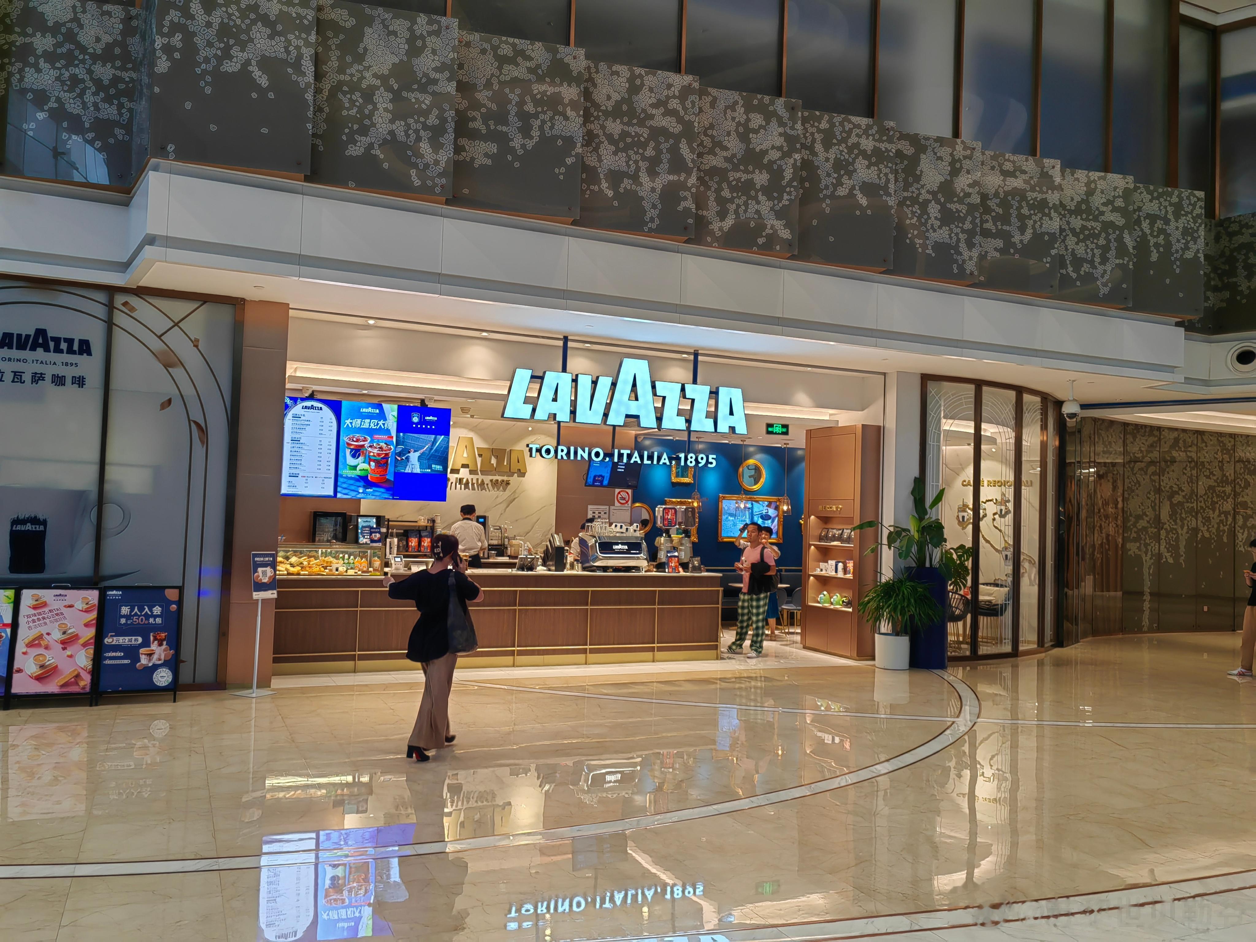 来参加LS6的发布会，竟然在酒店看到了都灵Lavazza[二哈]据说这两天还有周
