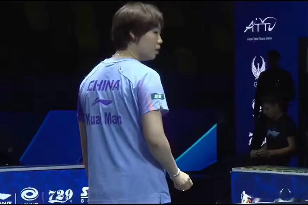 🏓亚锦赛女单半决赛战报！陈熠晋级决赛，蒯曼遭张本美和让二追三逆转10月25日讯