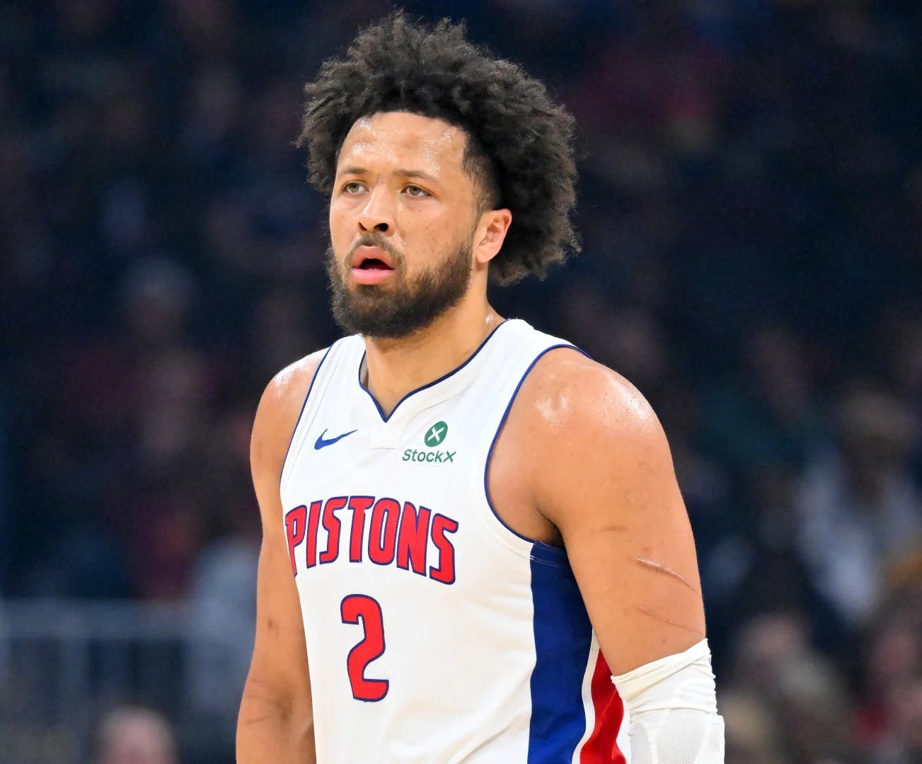 活塞官方：坎宁安和斯图尔特，明日对阵雄鹿均升级为出战成疑！坎宁安因左侧肺气胸，已