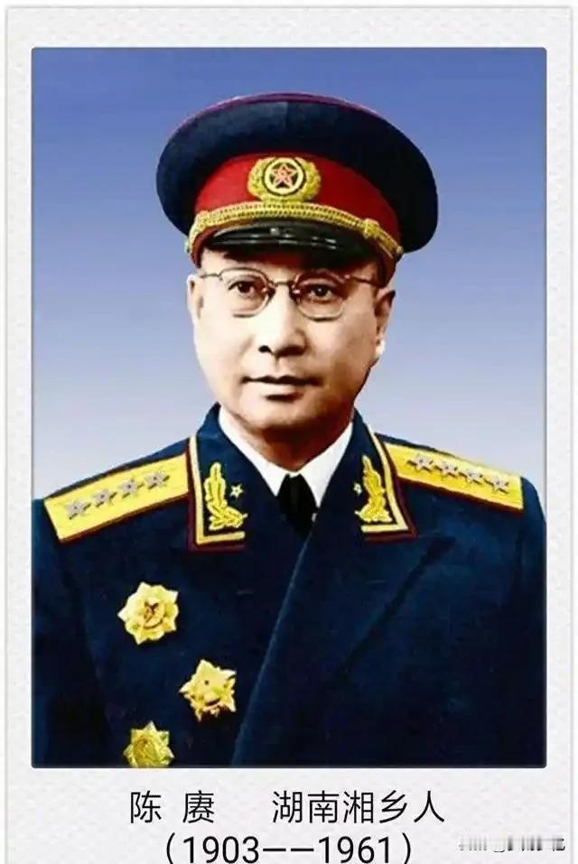 预言成真的硬汉大将：陈赓58岁猝然离世，背后是刻进骨血的忠与勇
 
1952年寒
