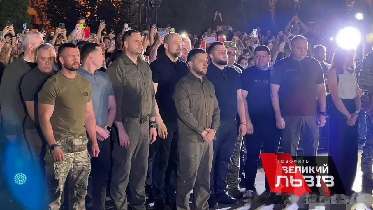 证实了当初马里乌波尔果然有“大鱼”！
据外媒曝光，刚刚被释放并返回乌克兰的亚速指