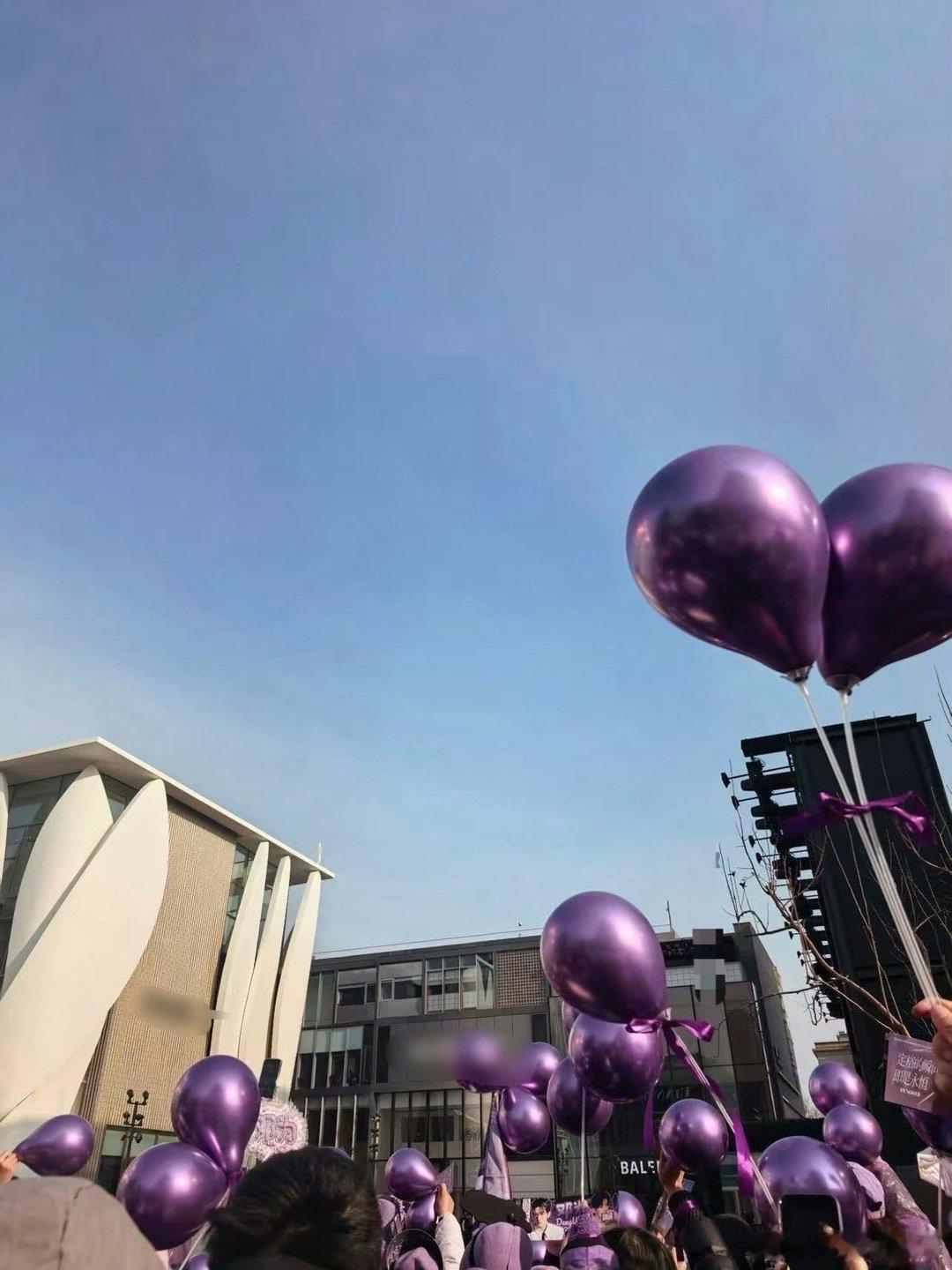 邓为紫海浓度 邓为紫海名不虚传！北京活动现场被紫色淹没，每一寸都藏着粉丝的热情，