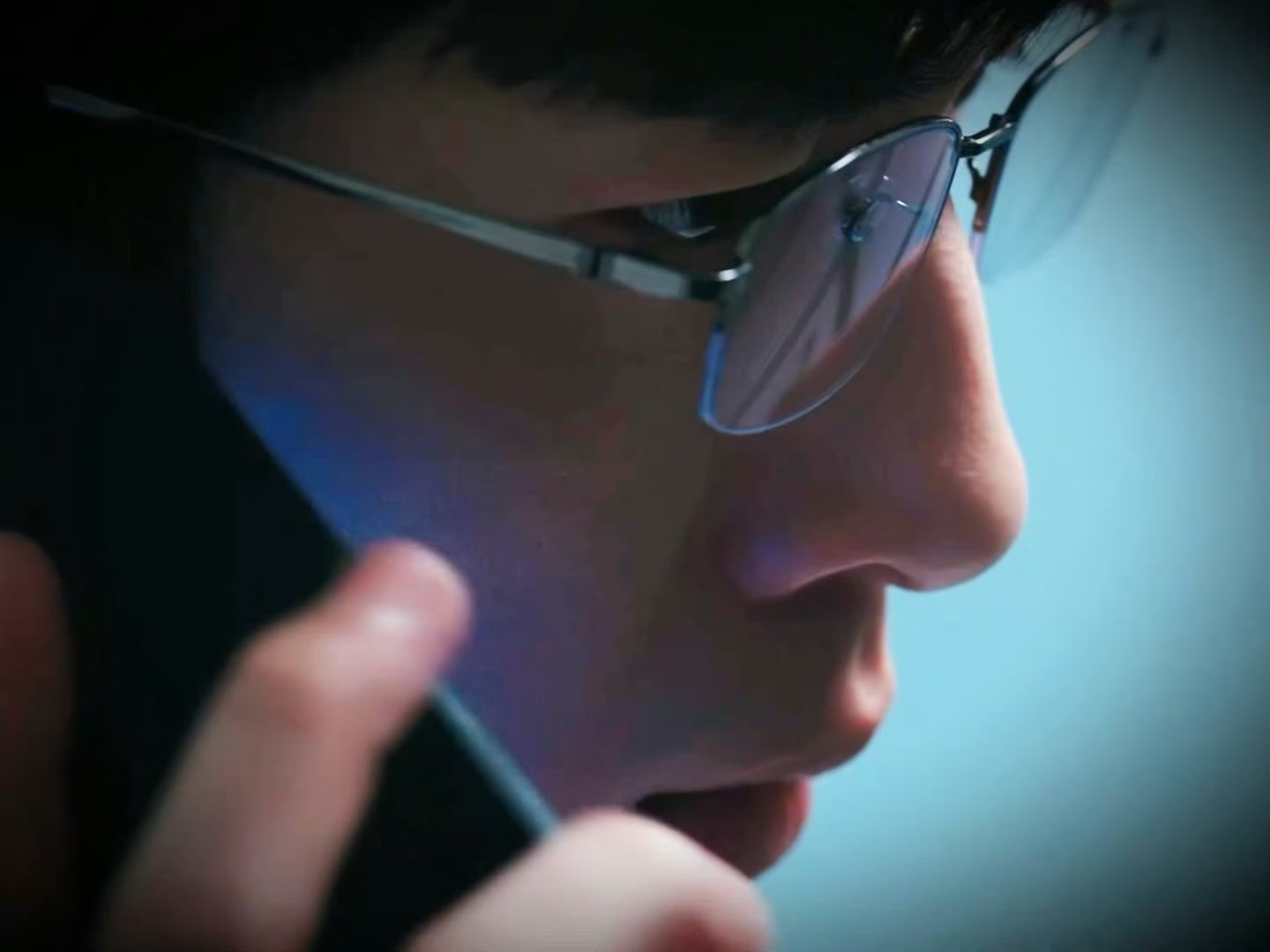 井柏然的权威我后知后觉 随着年龄增长，井柏然的魅力是在做加法。不是那种突然爆发的