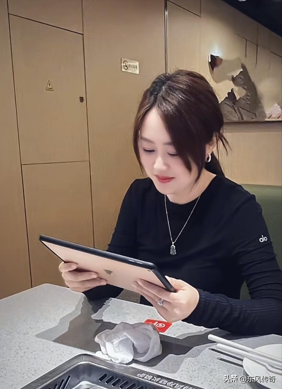 总算上天眷顾我，让我遇到这样一位年轻漂亮的白富美，难得她能接受我因为赌而负债，遇
