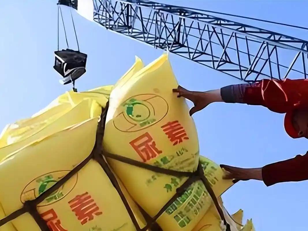 [月亮]印度自食恶果！


最近，印度紧急招标250万吨尿素，要知道这可是春耕的