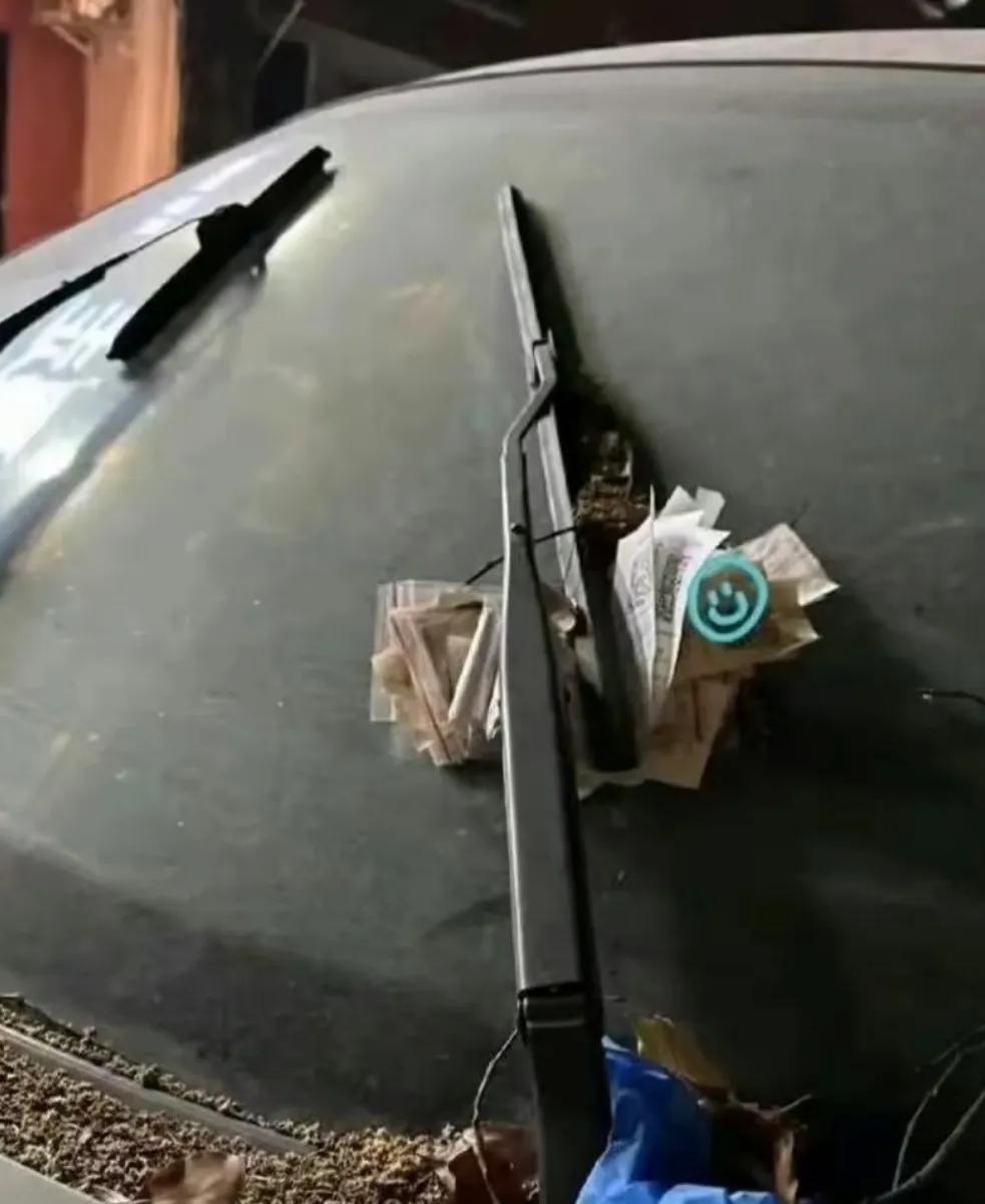 罚款如雨，真心累人罚款不断，累垮了，快点认栽吧！罚得够呛，实在撑不下去了！还是乖