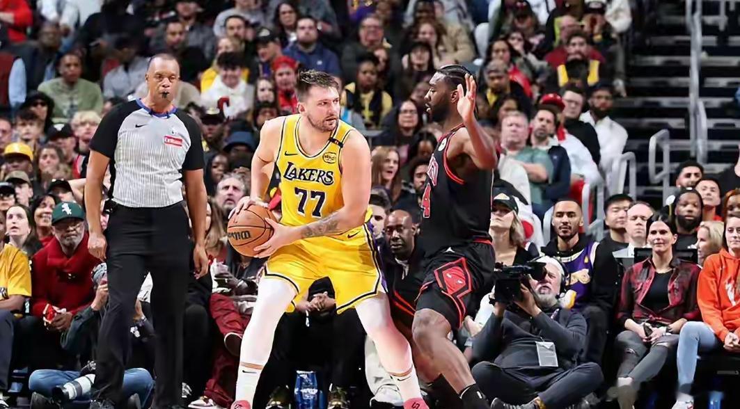 湖人129-118终结公牛四连胜 老詹创历史东契奇轰46+7+11湖人战胜公牛 