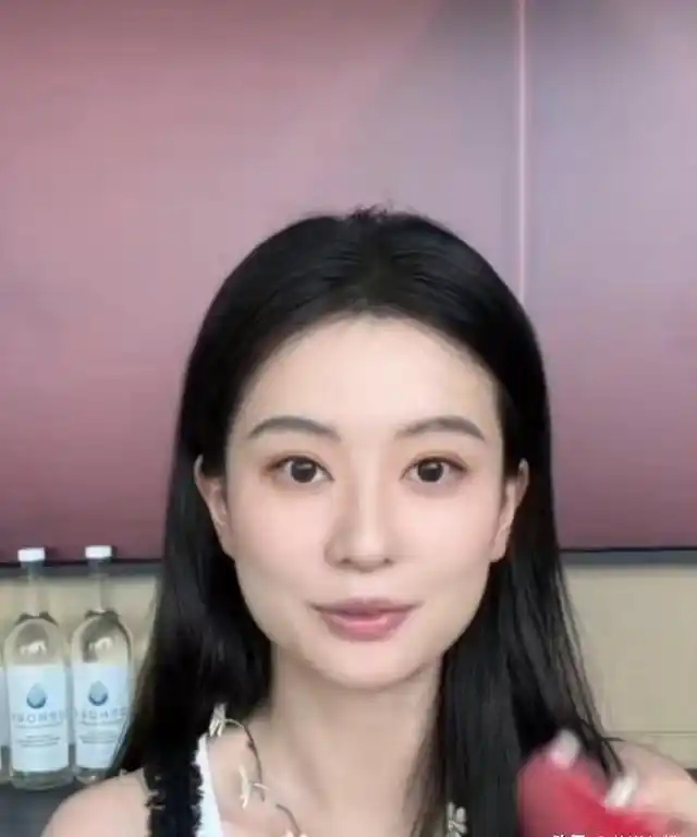 乔欣素颜扯下白幼瘦滤镜 告别关雎尔的紧绷 暴瘦后她终于活出松弛感 