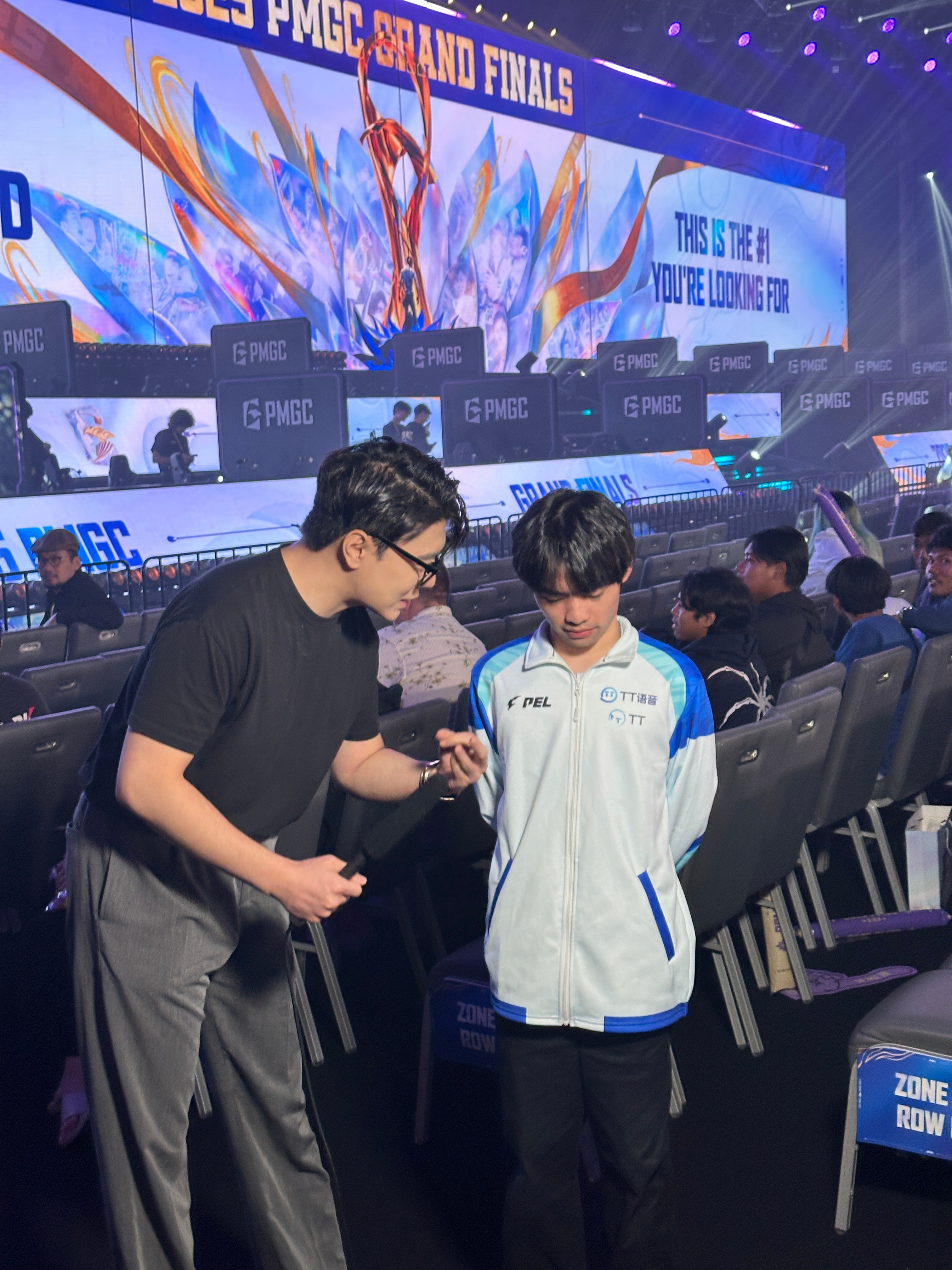 TT和平精英  赛后采访的小杰tt登场全球总决赛和平精英世界赛决赛揭幕战