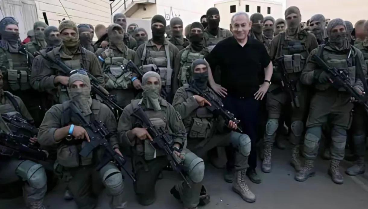 这段话表达了矛盾的观点，一方面鱿粉说蒙面的是坏人，所以不能支持蒙面行为，另一方面