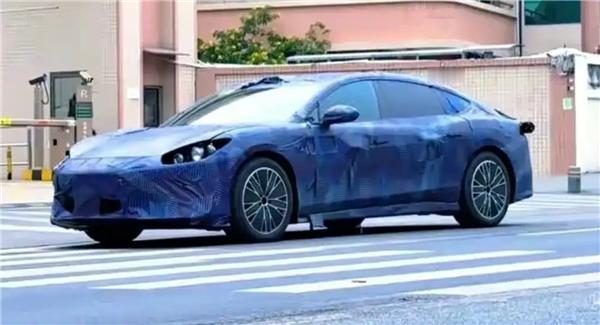 方程豹首款轿车谍照来了！或命名“镁9” 溜背+激光雷达！ 