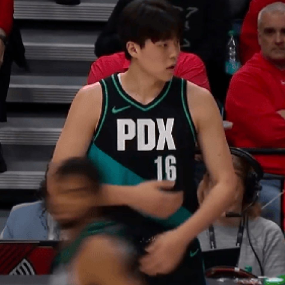 太没用了，啥也不是，就拿四分，还是首轮十六号秀？彻底凉凉，指定废了啥？就打了两分