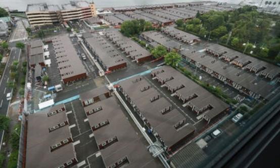 名古屋亚运开幕前，住宿问题持续发酵。由于没有建设传统选手村，约1.7万名运动员和