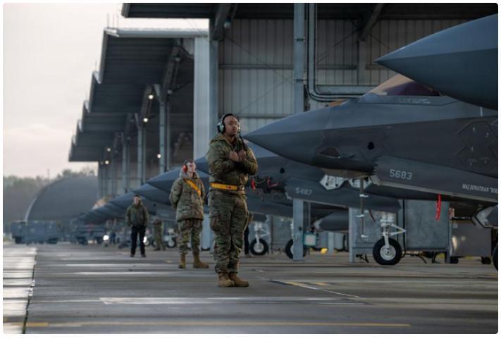 宣战！巴基斯坦大规模空袭，喀布尔等重要城市爆炸不断，冲突为啥一夜失控升级！
 