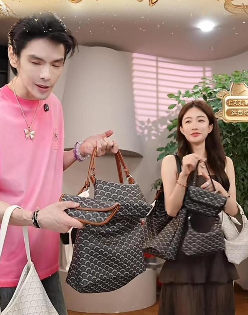 别把向佐直播看成落魄富二代打工， 这更像是有钱人终于学会了怎么把被嘲变现 他去卖