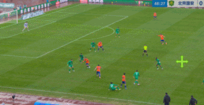 谢文能建功！山东泰山1-0领先北京国安。
比赛进行到下半场第49分钟，山东泰山发