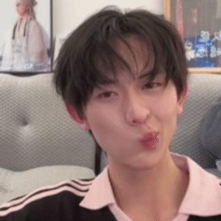 好几天没发我哥哥了，想他了 