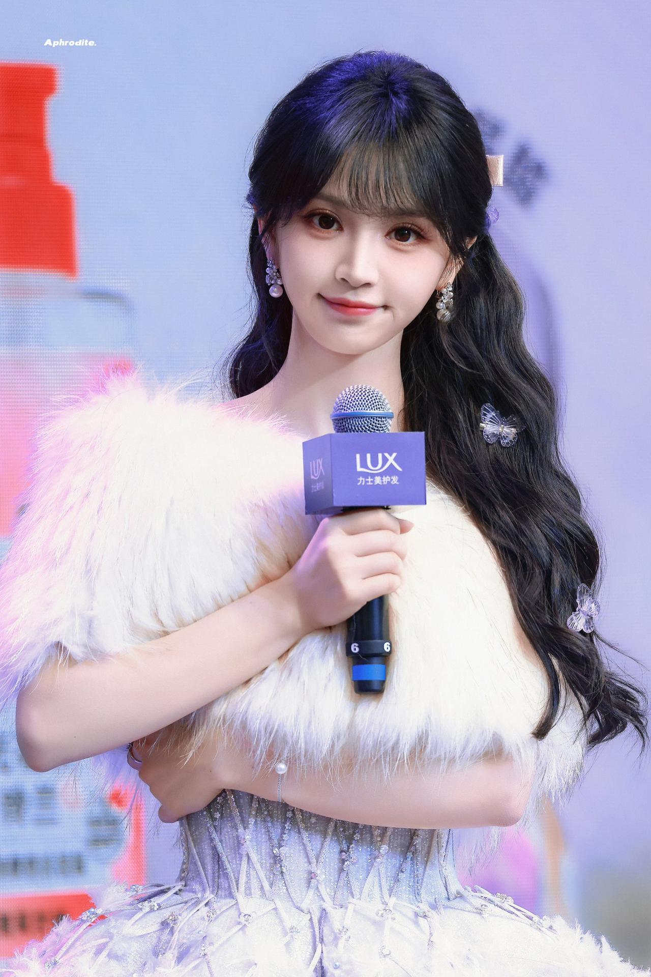 田曦薇这个可爱喵咪[送心][送心]