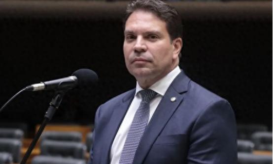 这真是应了那句话，出来混迟早要还的！4月13号那天，本来逃到美国躲风头的巴西前情